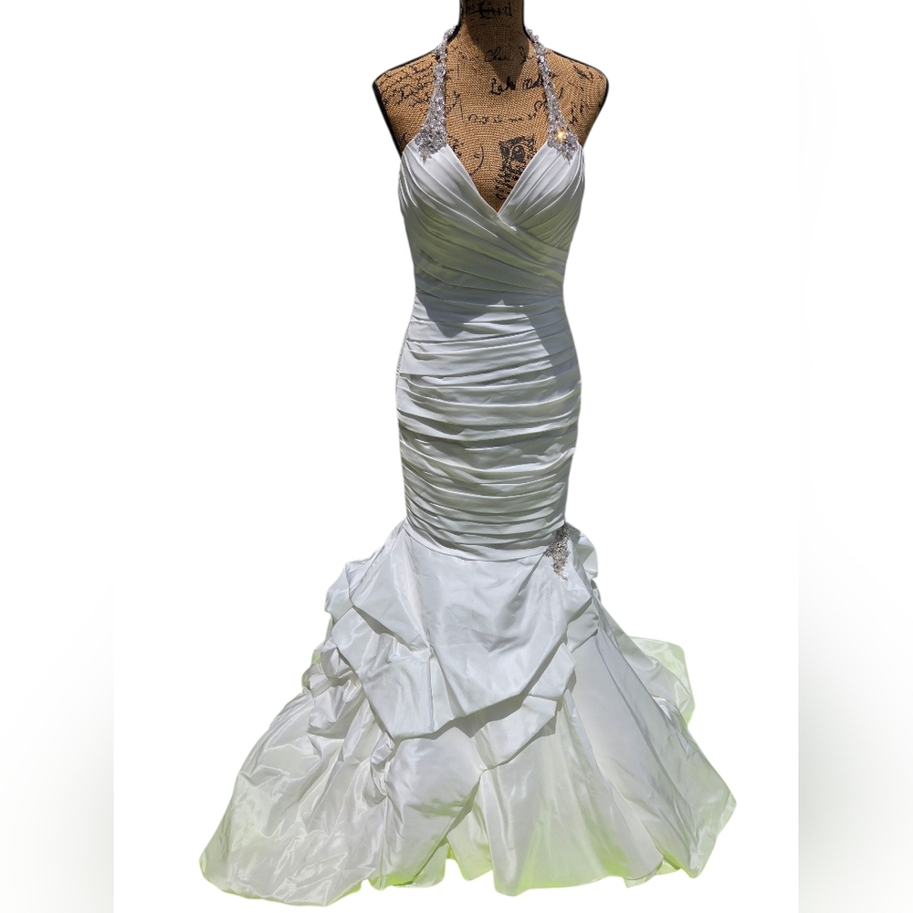 NWT Allure Bridals Style 8821 White Embellished Wedding Dress Size 8